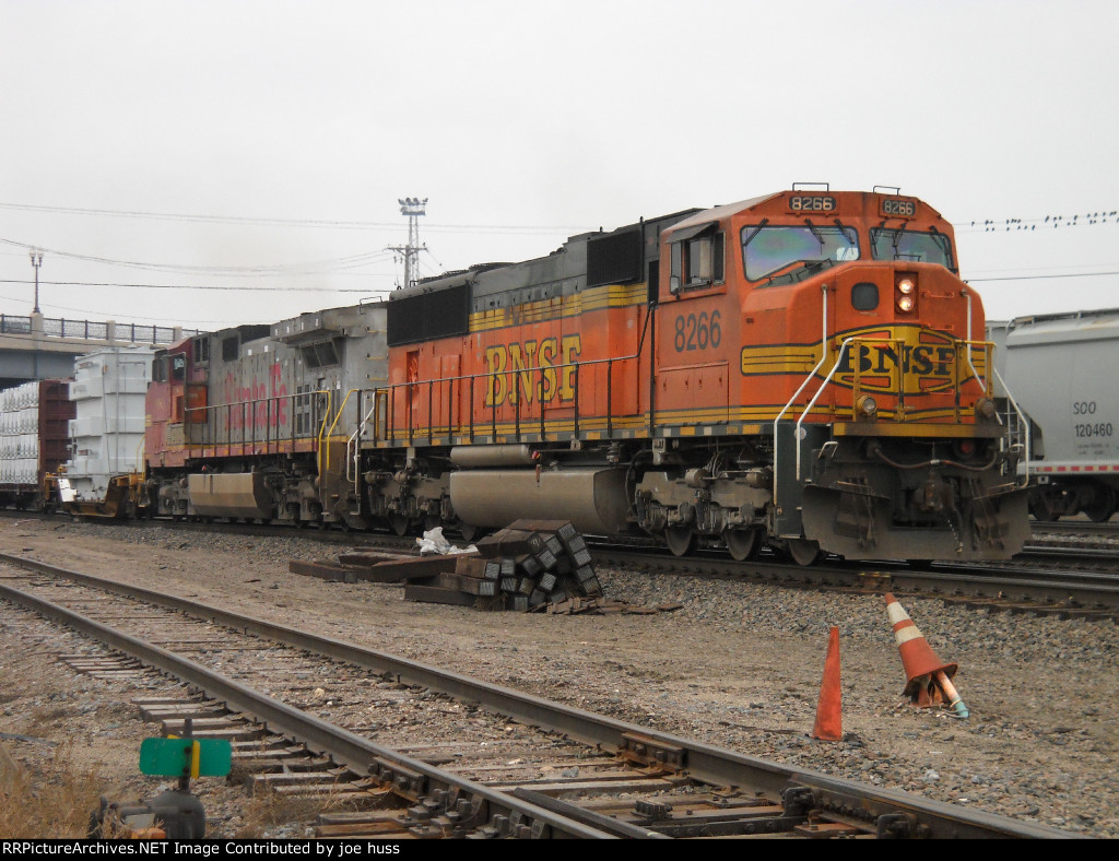 BNSF 8266 East